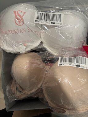 Victoria's Secret NWT Front Close Push-Up Bras-2Pack